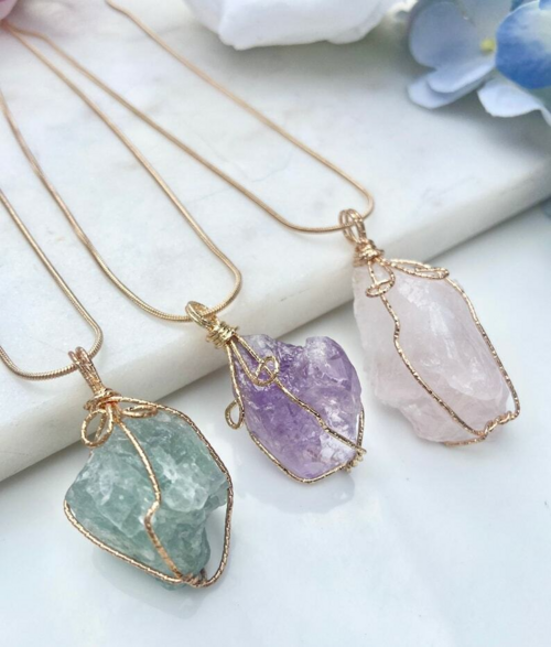 Collier Pendentif en Pierre Naturelle — Cristal de Guérison & Chakras