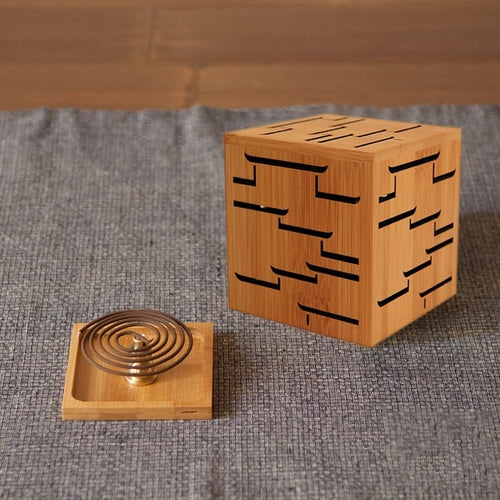 Brûle-Encens en Bambou Sculpté — Rituel & Décoration